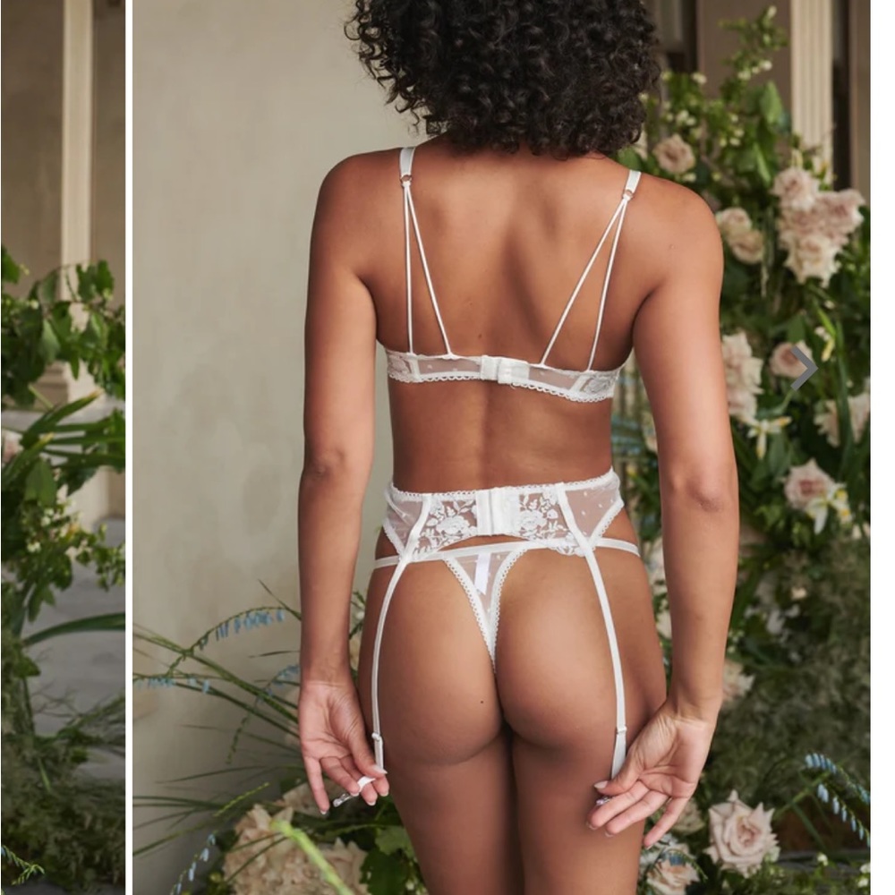 KAT THE LABEL Nicolette Garter White